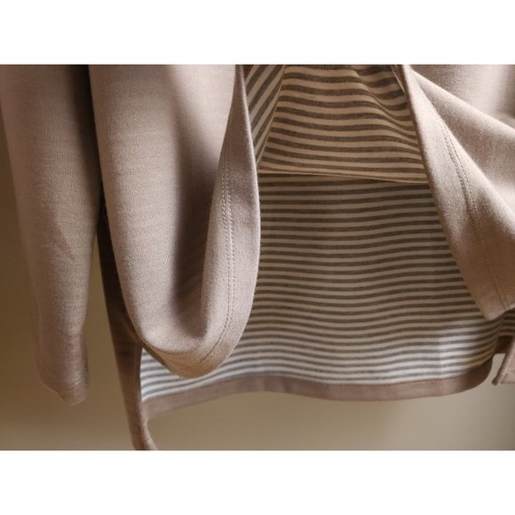 Weekends By chico's half snap buttons sweatshirt 2 - Picture 5 of 9